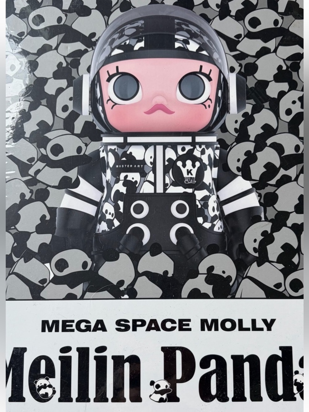 400%Mega Space Molly Meilin Panda Black with striking grey eyes. Open box.